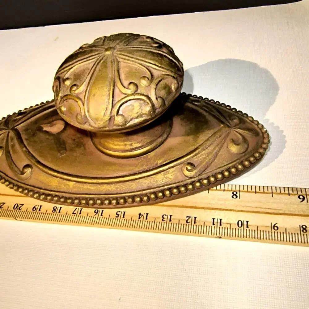 1582. Reproduction of a 1910s Door Knob Coat Hooks